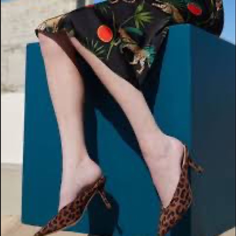 Brand New Stuart Weitzman Lulah mules 10.5